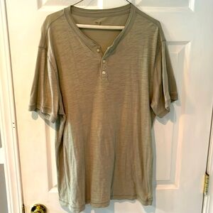 Large Cream Short Sleeve Button Gap Shirt